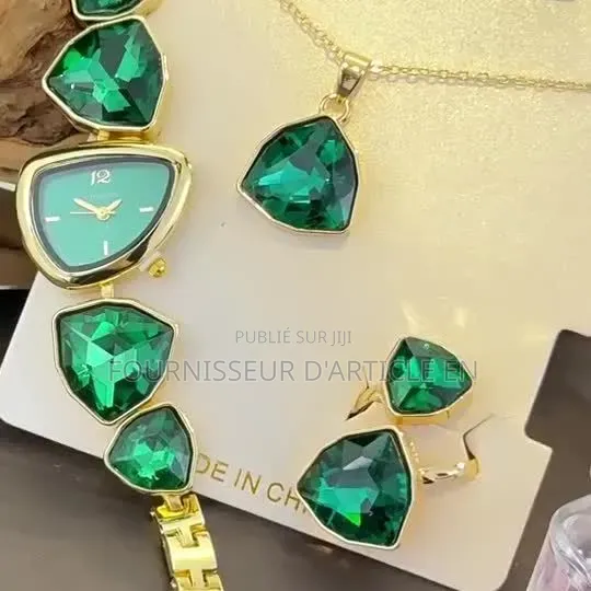 Ensemble De 4 Pièces : Montre-Bracelet Et Bijoux Assortis Pour Femme.