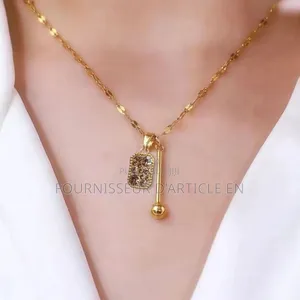 Parure 2 Pièces — Collier Et Boucles d'Oreilles Clips