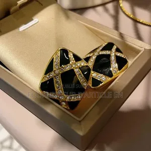 Collier Ras-De-Cou, Forme Arquée, Strass Et Motifs en Résine Émaillée.