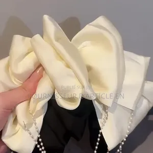 Pince À Cheveux À Ressort — Très Grand Nœud Papillon en Tulle