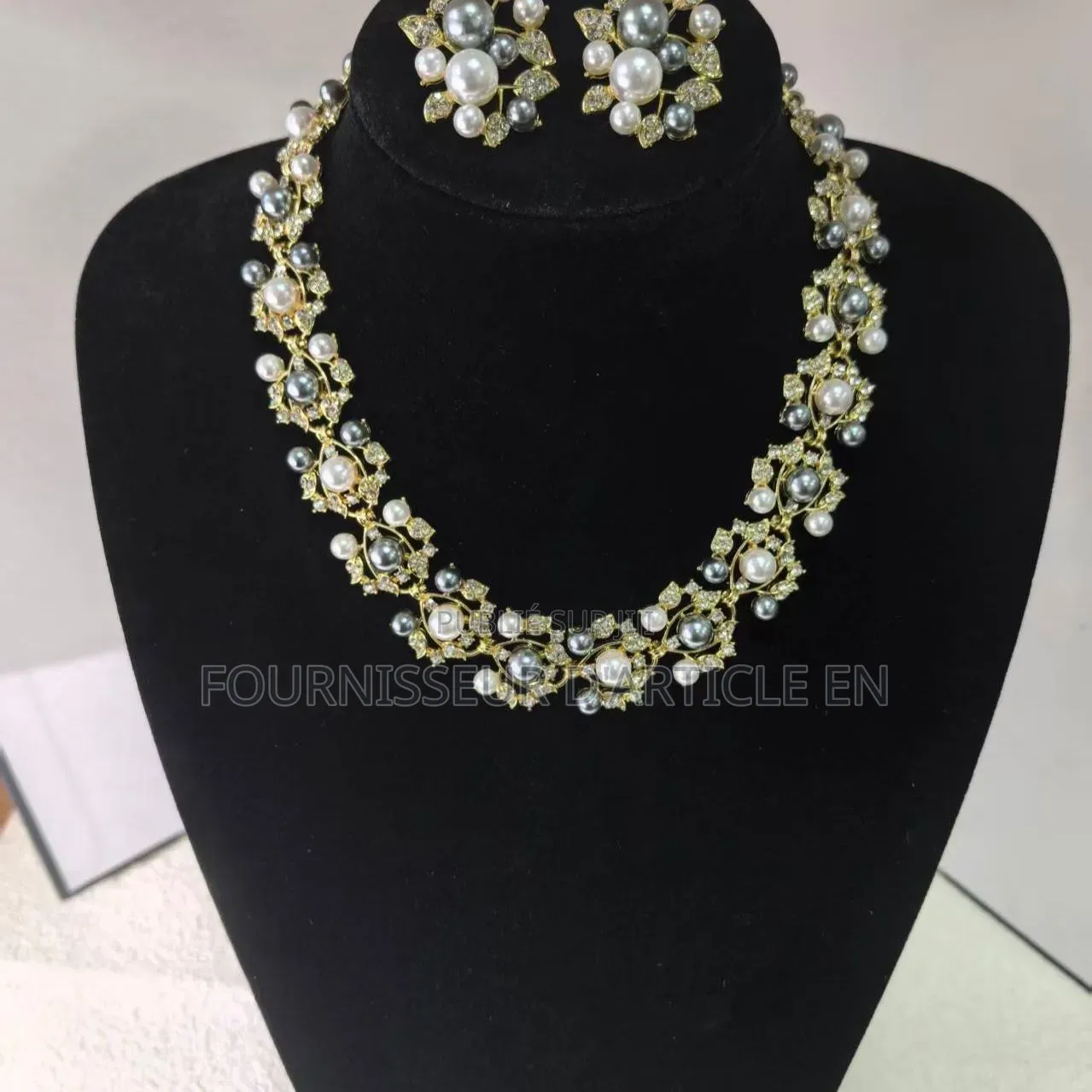 Parure De Perles ,Collier + Boucles D'oreilles, Finition Haut De Gamme
