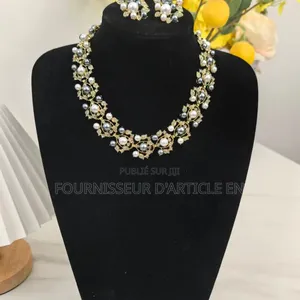Parure De Perles ,Collier + Boucles D'oreilles, Finition Haut De Gamme
