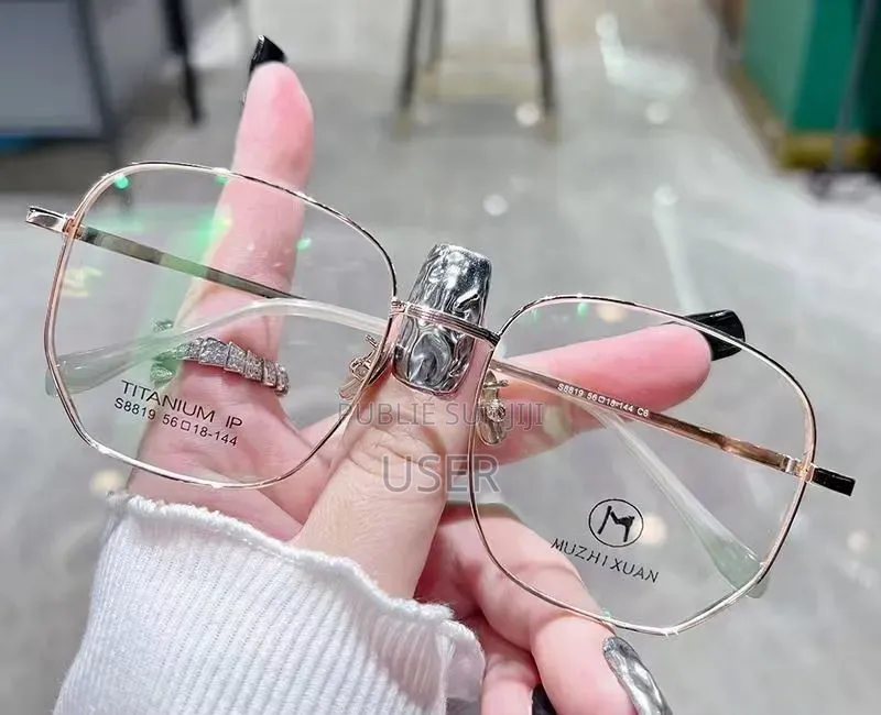 Monture De Lunettes Pour Homme Et Femme – Alliage De Titane Pur