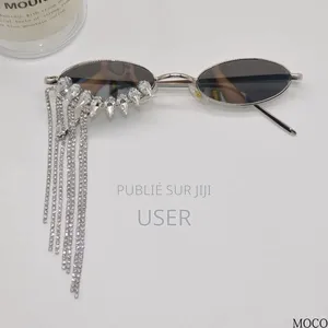Lunettes De Soleil Mode, Monture Ornée De Strass Et De Chaînettes