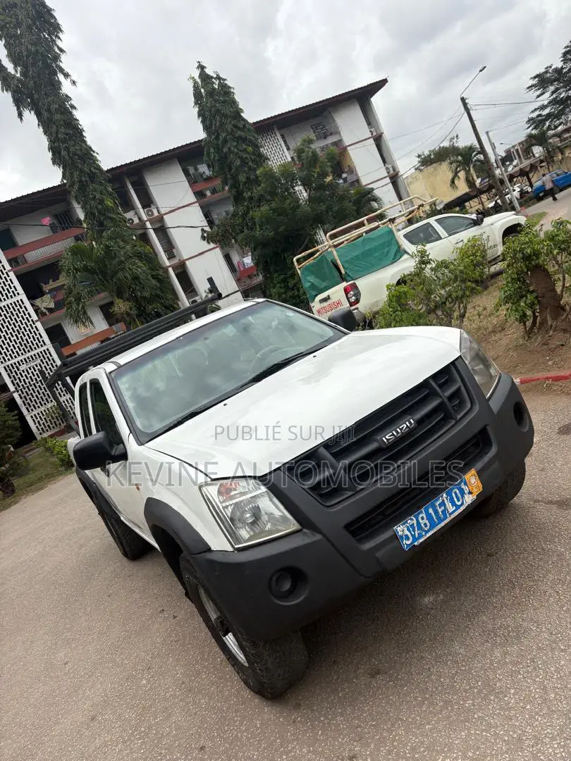 Isuzu D-MAX 2012 Blanc