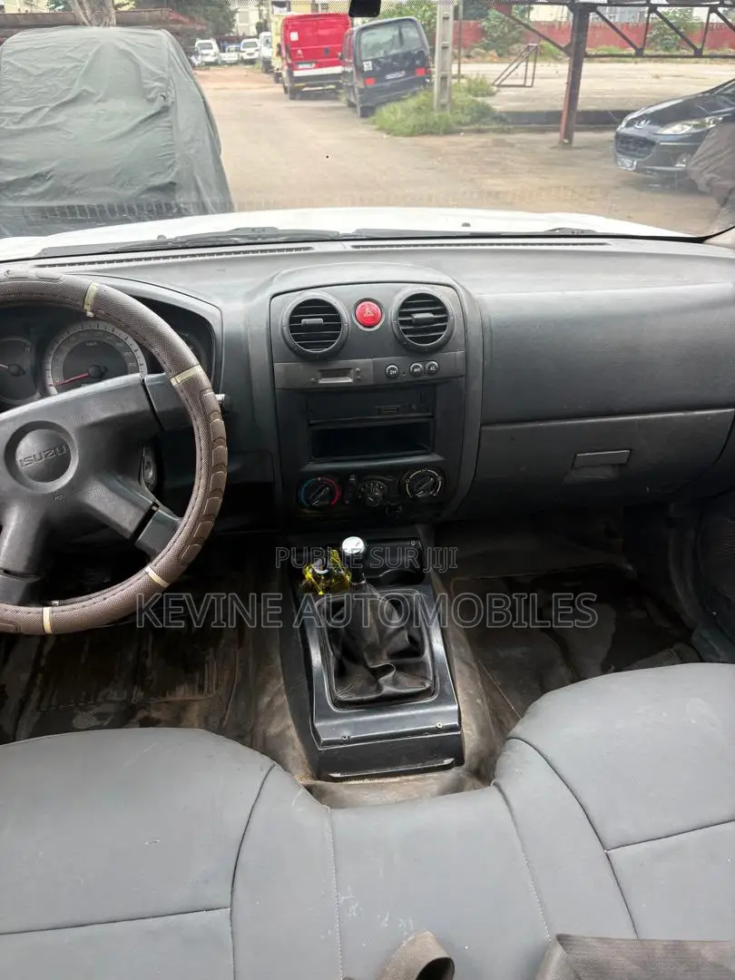 Isuzu D-MAX 2012 Blanc