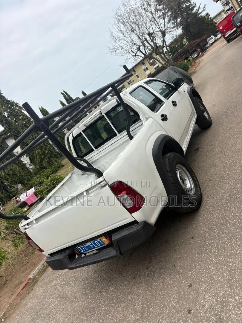Isuzu D-MAX 2012 Blanc