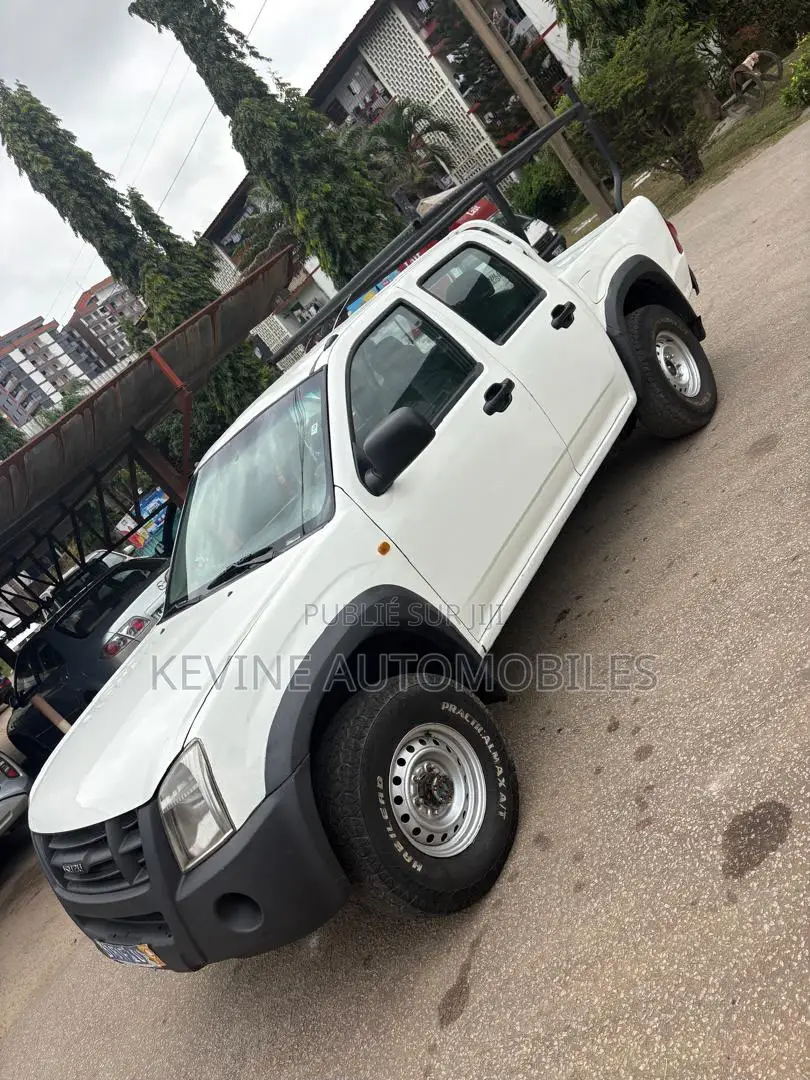 Isuzu D-MAX 2012 Blanc