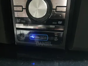 Jolie Mini-Chaine Philips Importé Bluetooth Clé USB Cd Radio