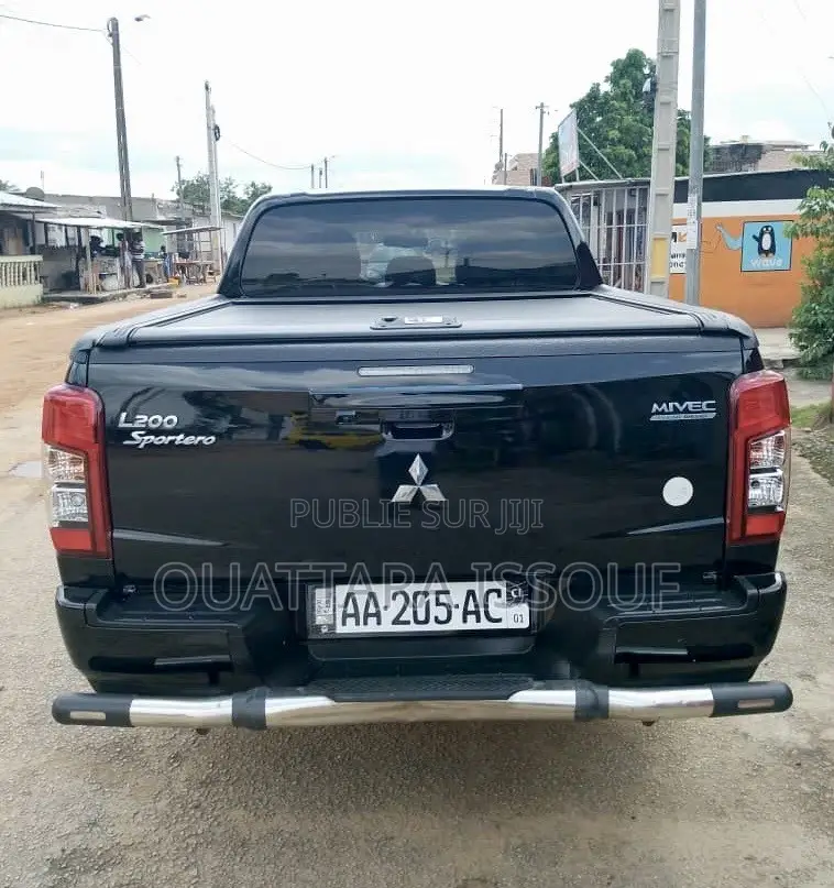 Mitsubishi L200 2023 Noir