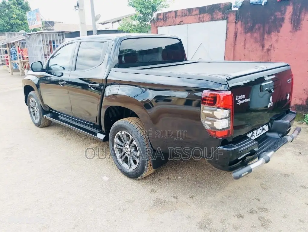 Mitsubishi L200 2023 Noir