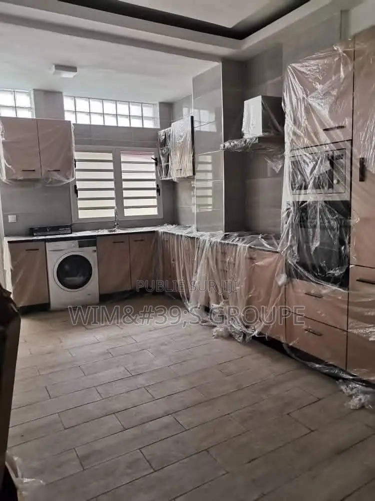 5chbre Duplex dans Clés D’Or Ci, Cocody à Vendre