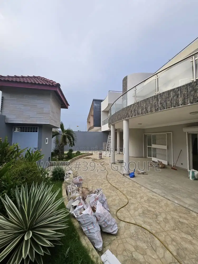 5chbre Duplex dans Clés D’Or Ci, Cocody à Vendre