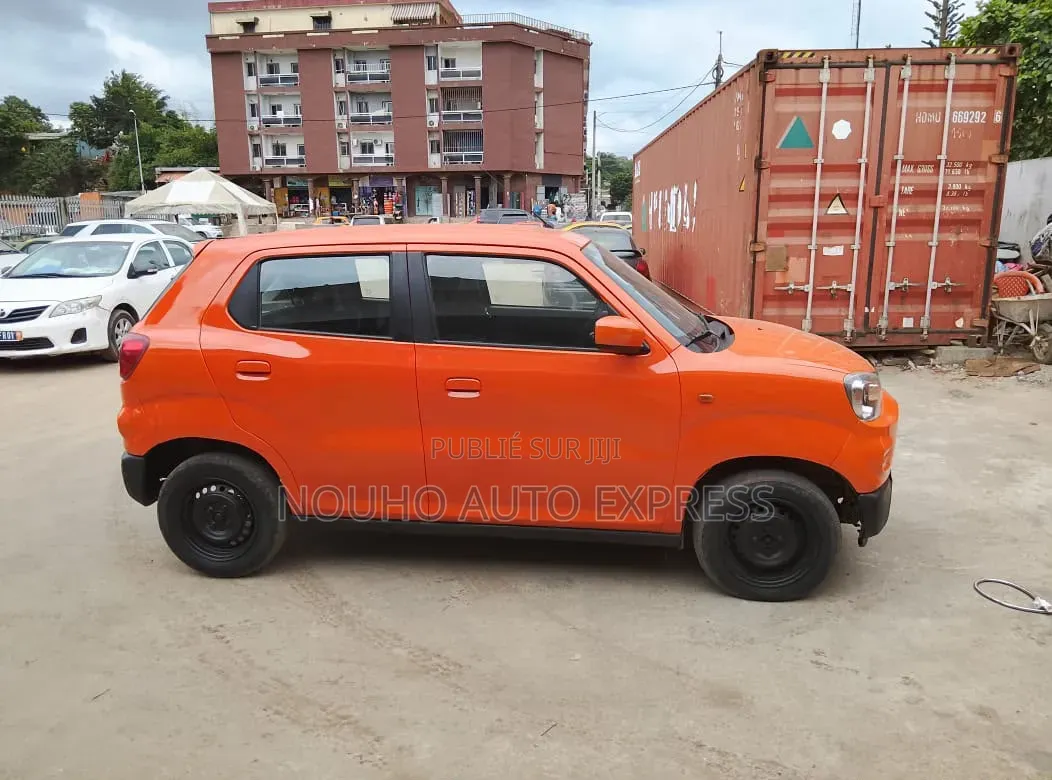 Suzuki S-Presso 2023 Orange