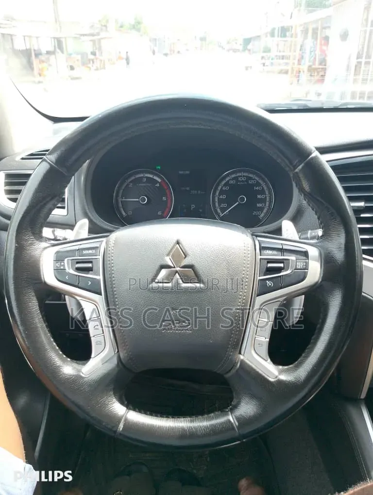 Mitsubishi L200 2023 Noir