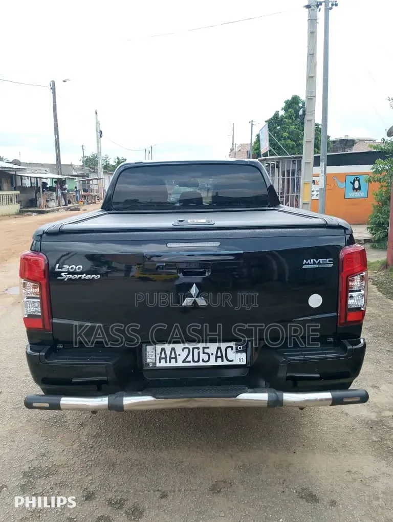 Mitsubishi L200 2023 Noir