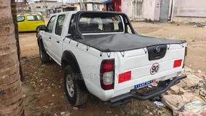 Nissan Hardbody 2010 Blanc