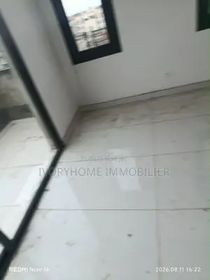 4chbre Appartement-terrasse dans Cocody à Louer