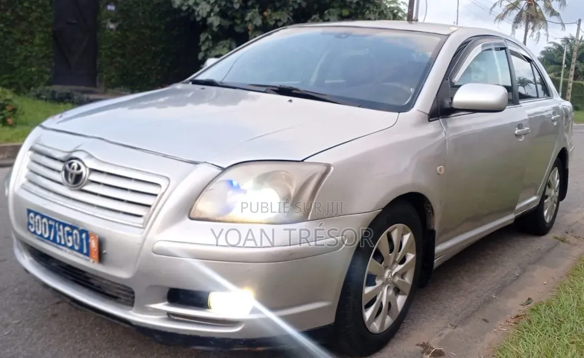 Toyota Avensis 2003 Gris
