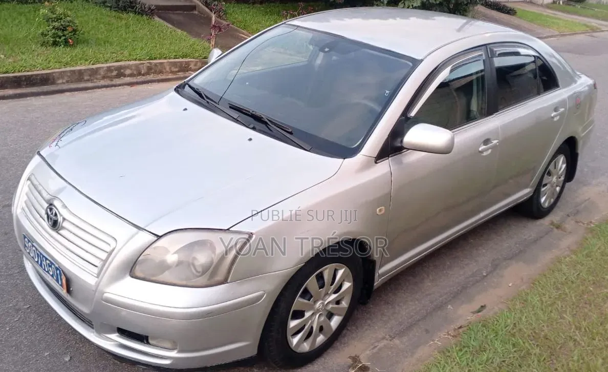 Toyota Avensis 2003 Gris