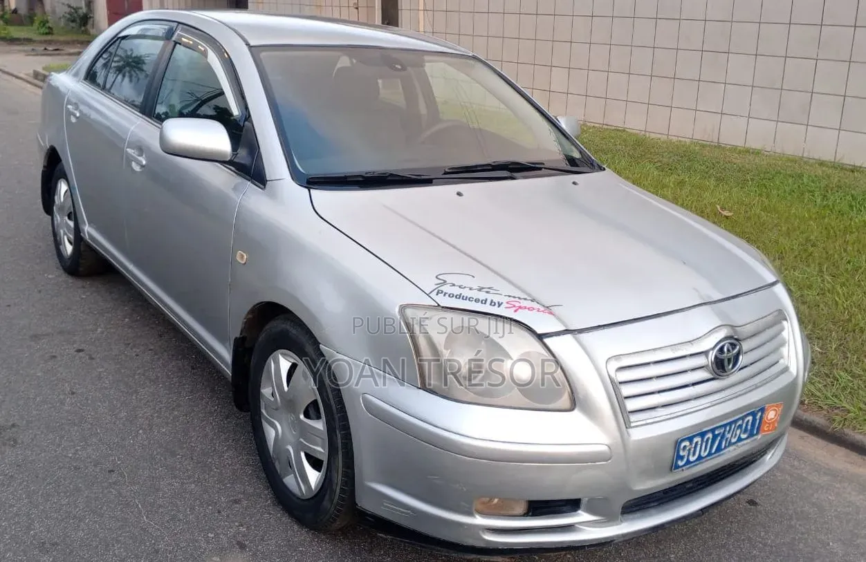 Toyota Avensis 2003 Gris