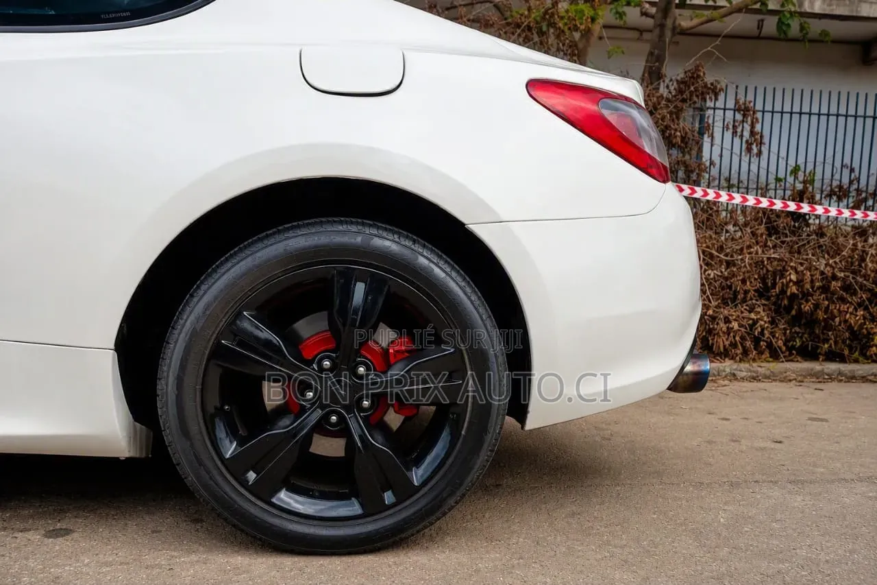 Hyundai Genesis 2010 Blanc