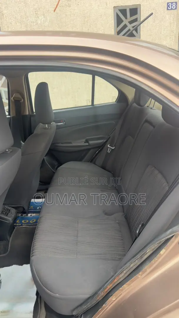 Suzuki Dzire 2024 Marron