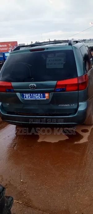 Toyota Sienna CE 8 Passenger 2010 Vert