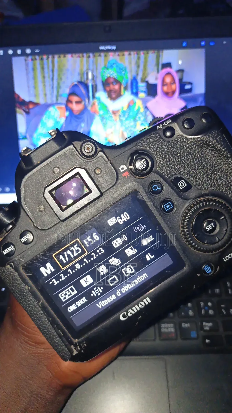 Canon EOS 6D Avec Objectif 50 Mm Une Batterieavecunchargeurlacartemém