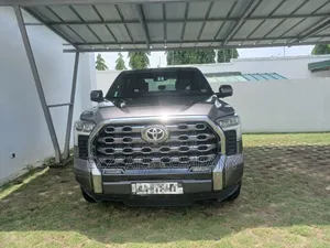 Toyota Tundra 2024 Gris