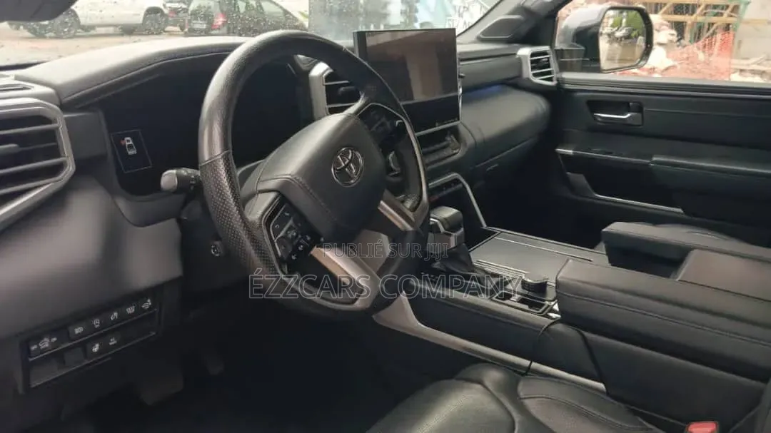 Toyota Tundra 2024 Gris