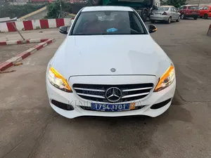 Mercedes-Benz C300 2016 Blanc cassé