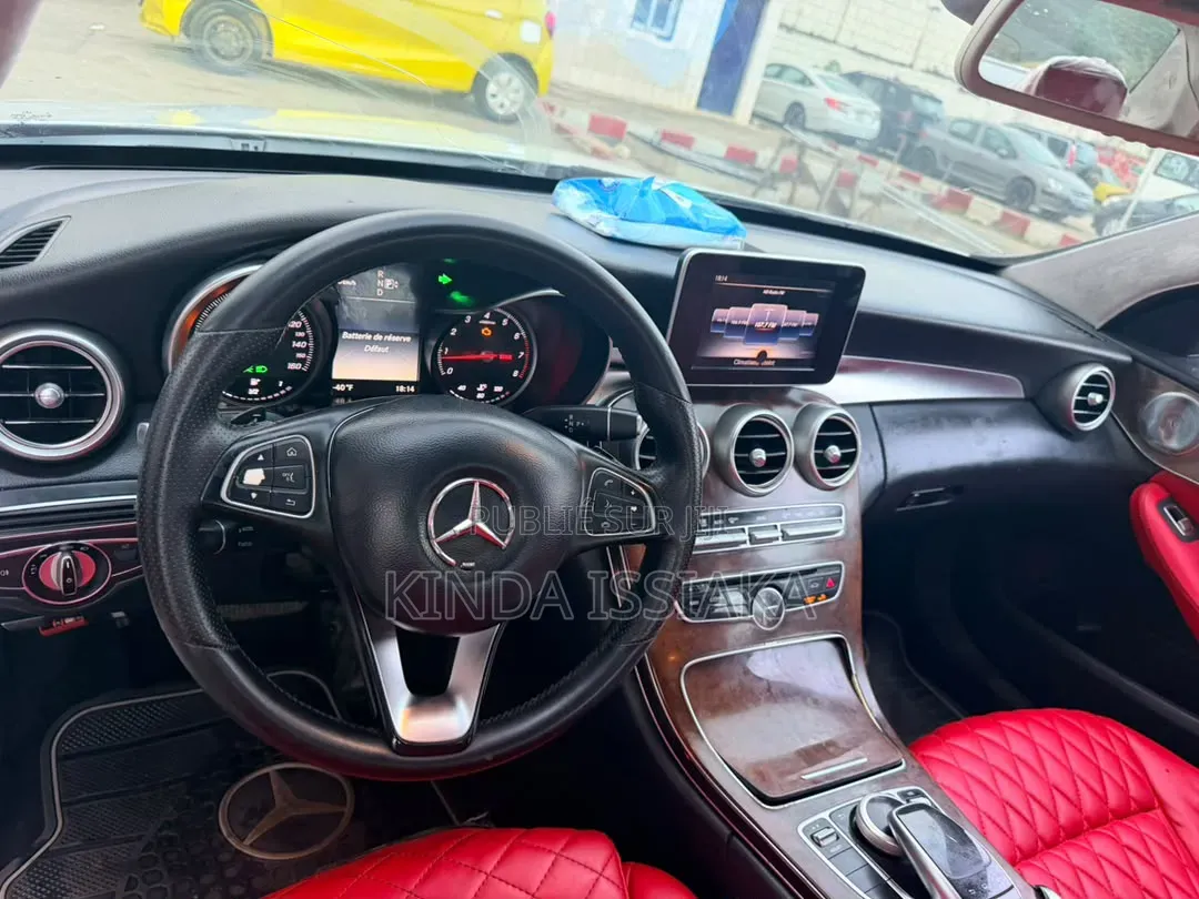 Mercedes-Benz C300 2016 Blanc cassé