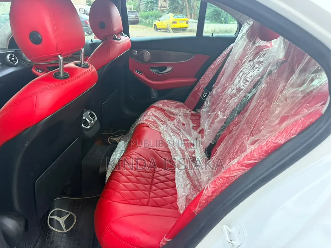 Mercedes-Benz C300 2016 Blanc cassé