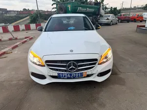Mercedes-Benz C300 2016 Blanc cassé