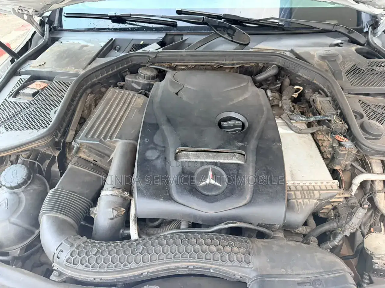 Mercedes-Benz C300 2016 Blanc cassé