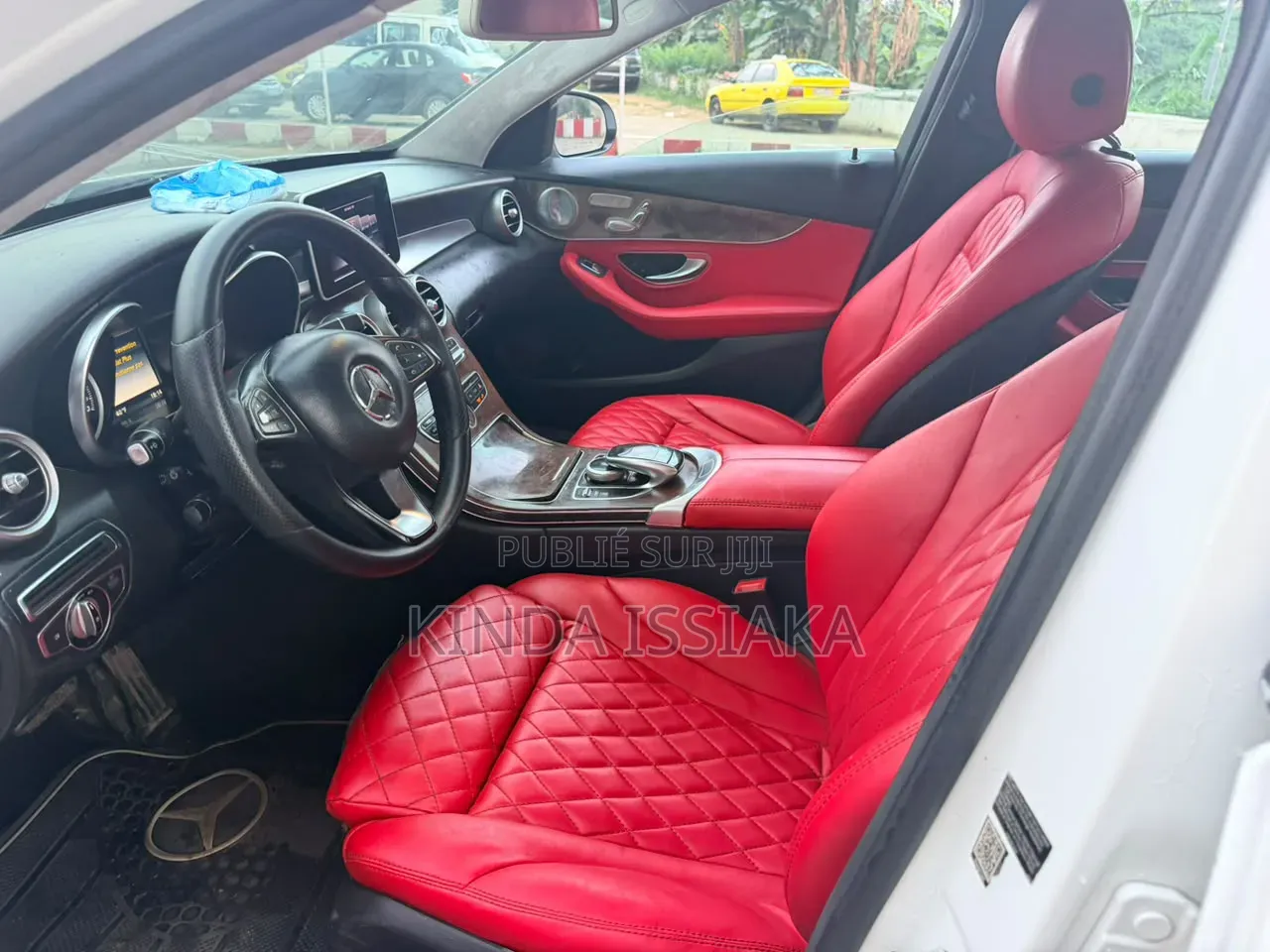 Mercedes-Benz C300 2016 Blanc cassé