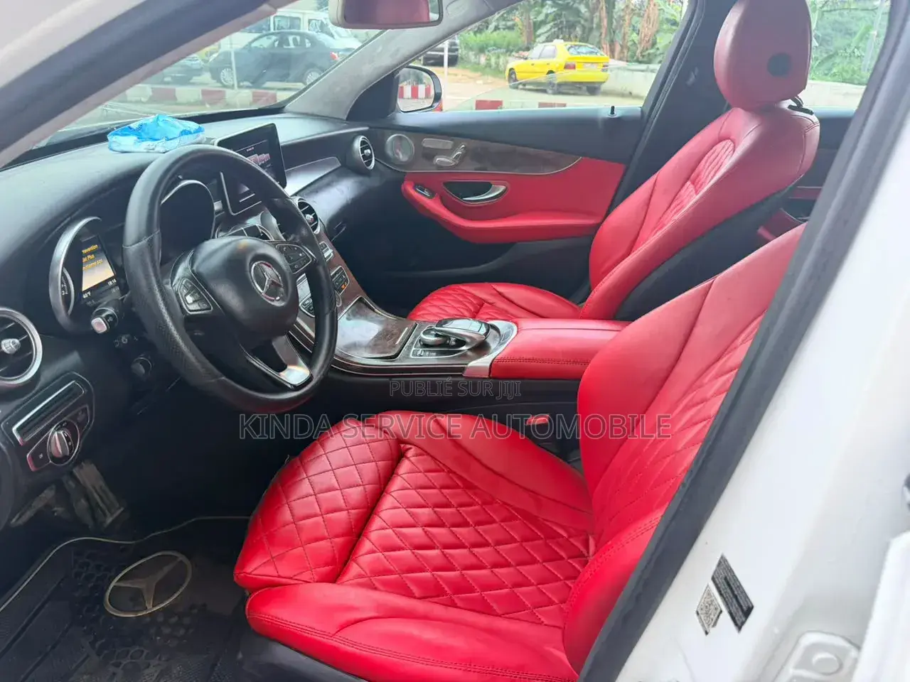 Mercedes-Benz C300 2016 Blanc cassé