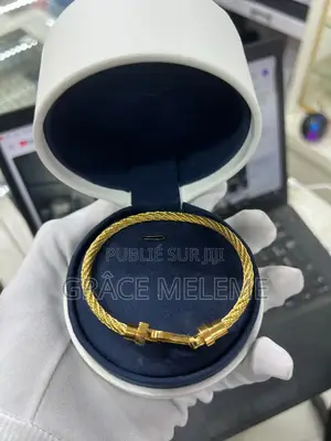 Bijoux Et Accessoires Disponible Chez Lys D Or
