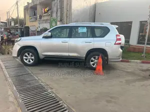 Toyota Land Cruiser Prado 2018 Gris