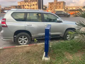 Toyota Land Cruiser Prado 2018 Gris