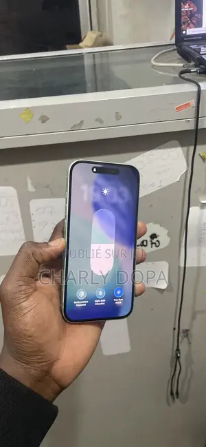 Apple iPhone 15 128 GB Vert