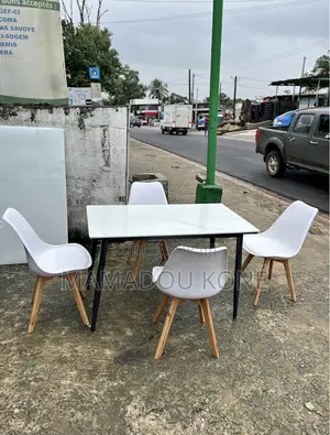 Table À Manger Plus 04 Chaises