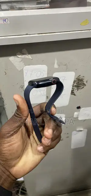 Apple Watch Série 9 45mm en Bon État