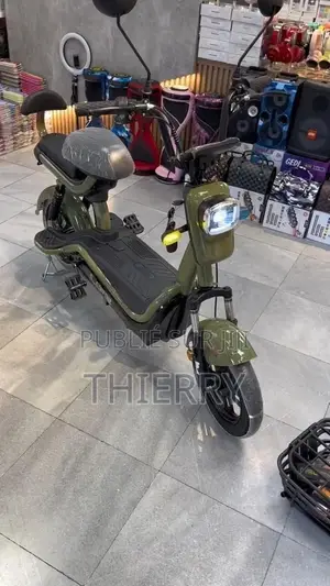 Nouveau TVS Apache 180 RTR 2022 Beige
