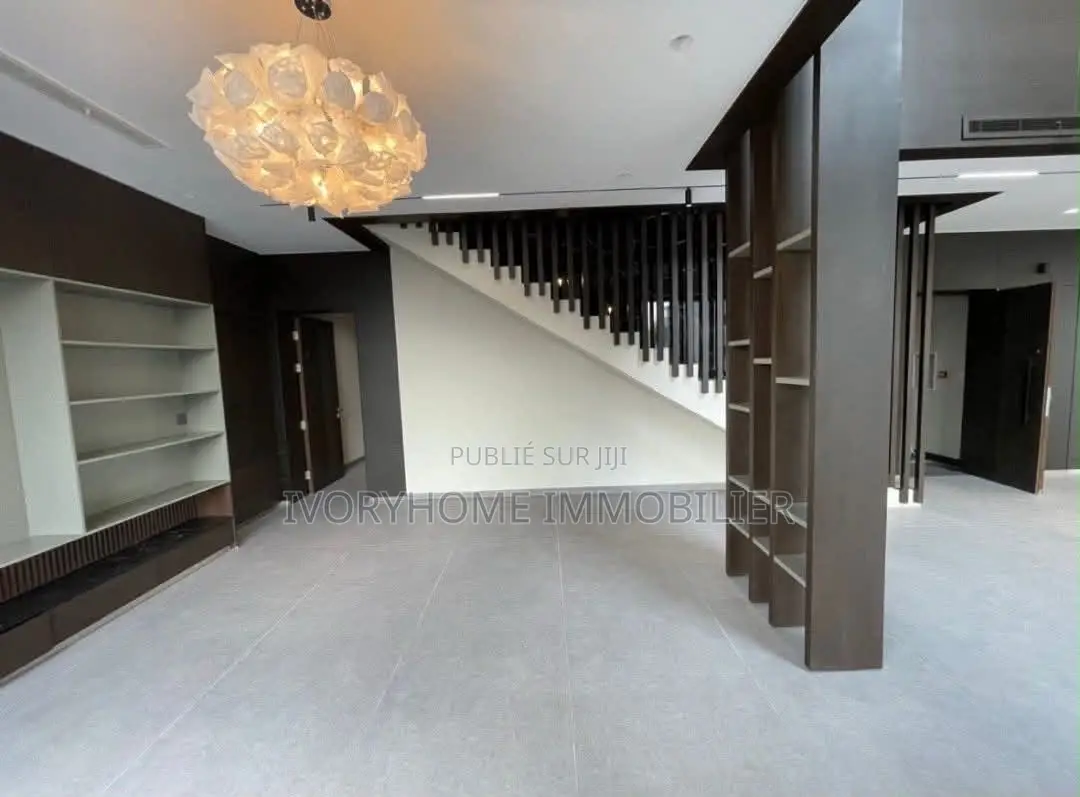 4chbre Appartement-terrasse dans Marcory à Louer