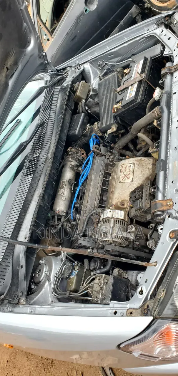 Toyota Picnic 2000 Gris