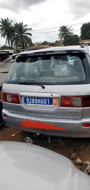 Toyota Picnic 2000 Gris
