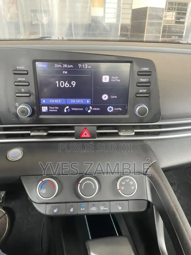 Hyundai Elantra 2022 Gris