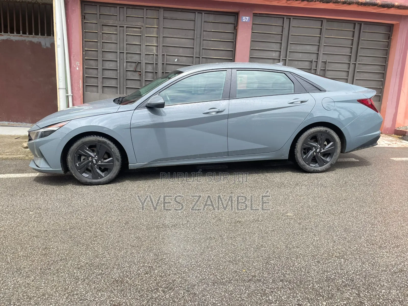 Hyundai Elantra 2022 Gris